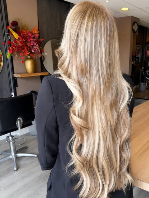 Lange blonde krullen, weft 65 cm